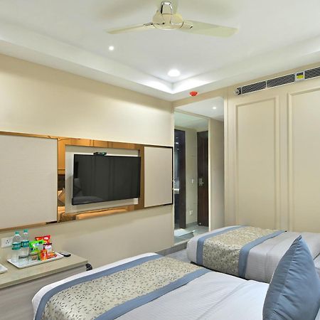 Hotel Sapphire House - 3 Mins Walk From Metro And 5 Mins From Rail Station New Delhi Luaran gambar