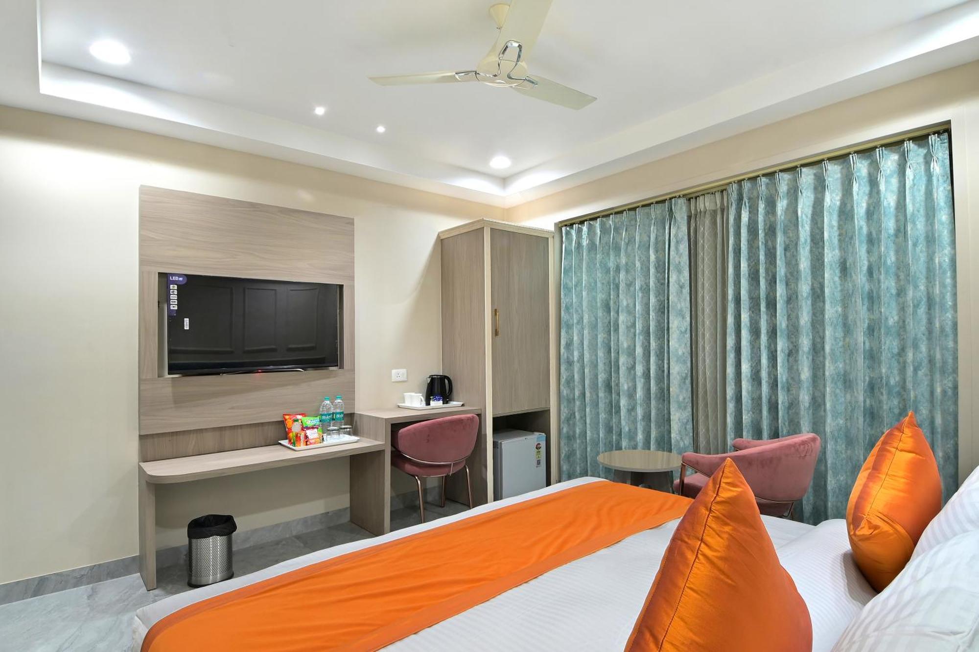Hotel Sapphire House - 3 Mins Walk From Metro And 5 Mins From Rail Station New Delhi Luaran gambar