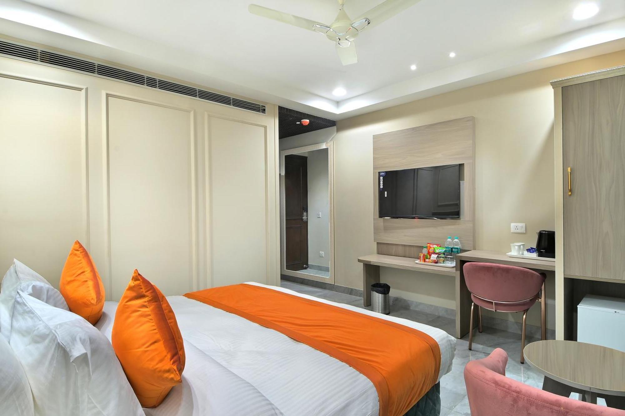 Hotel Sapphire House - 3 Mins Walk From Metro And 5 Mins From Rail Station New Delhi Luaran gambar