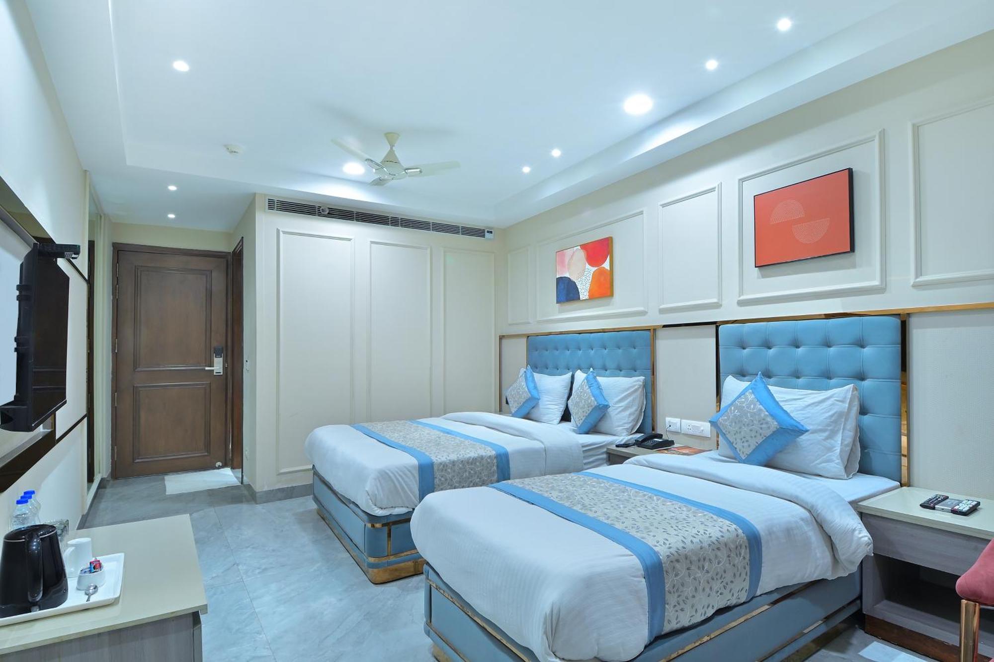 Hotel Sapphire House - 3 Mins Walk From Metro And 5 Mins From Rail Station New Delhi Luaran gambar