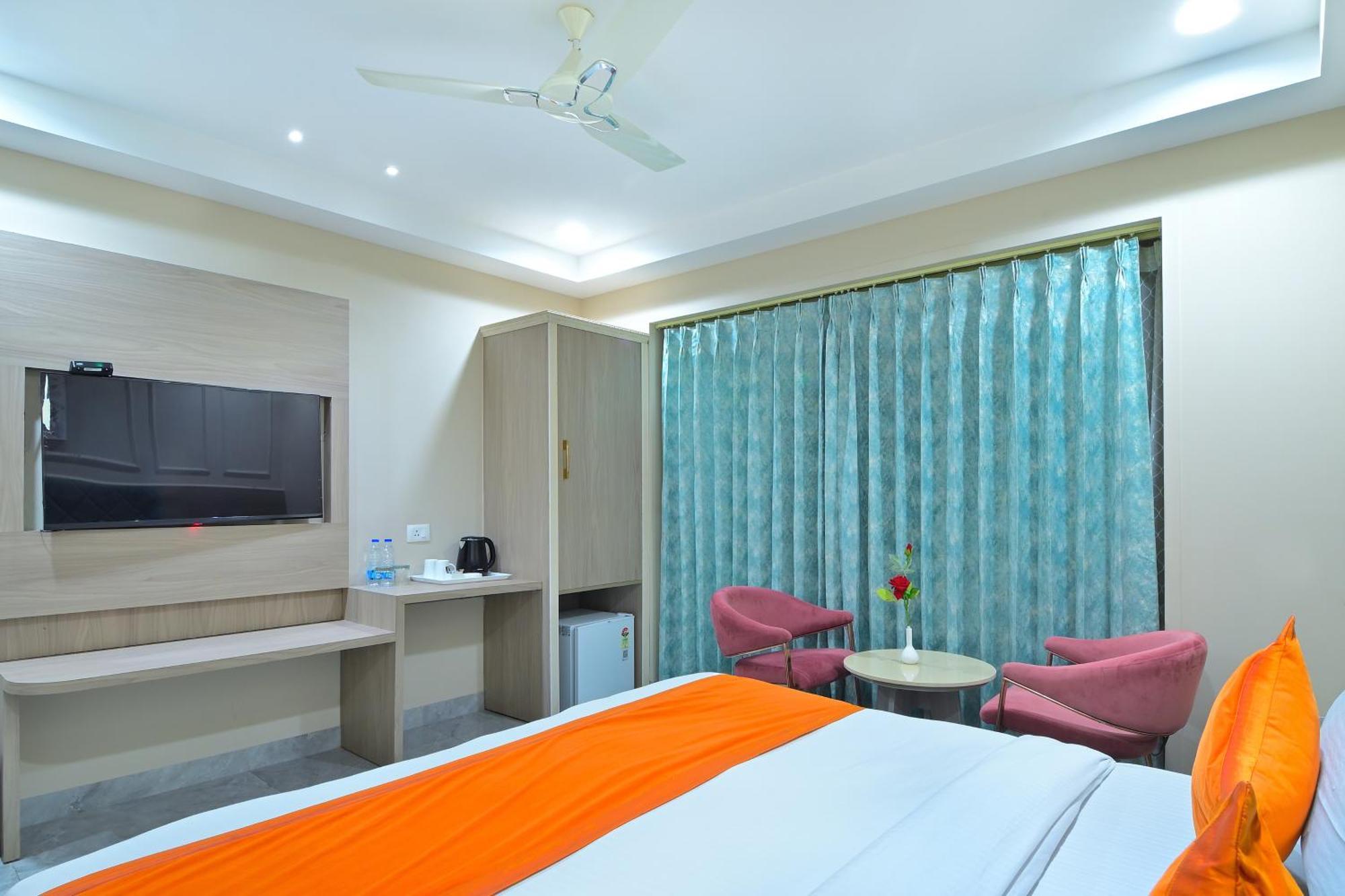 Hotel Sapphire House - 3 Mins Walk From Metro And 5 Mins From Rail Station New Delhi Luaran gambar