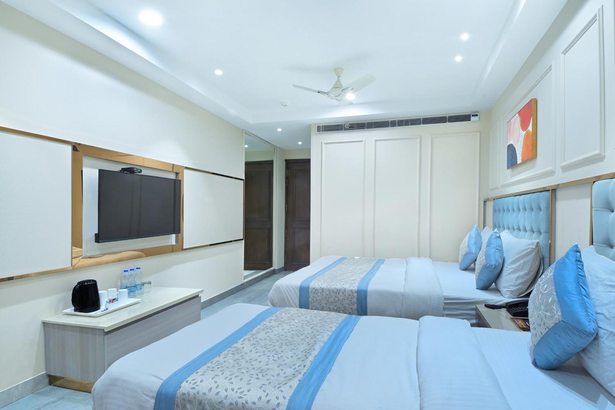 Hotel Sapphire House - 3 Mins Walk From Metro And 5 Mins From Rail Station New Delhi Luaran gambar