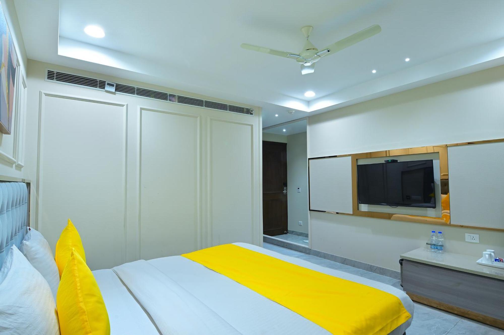 Hotel Sapphire House - 3 Mins Walk From Metro And 5 Mins From Rail Station New Delhi Luaran gambar