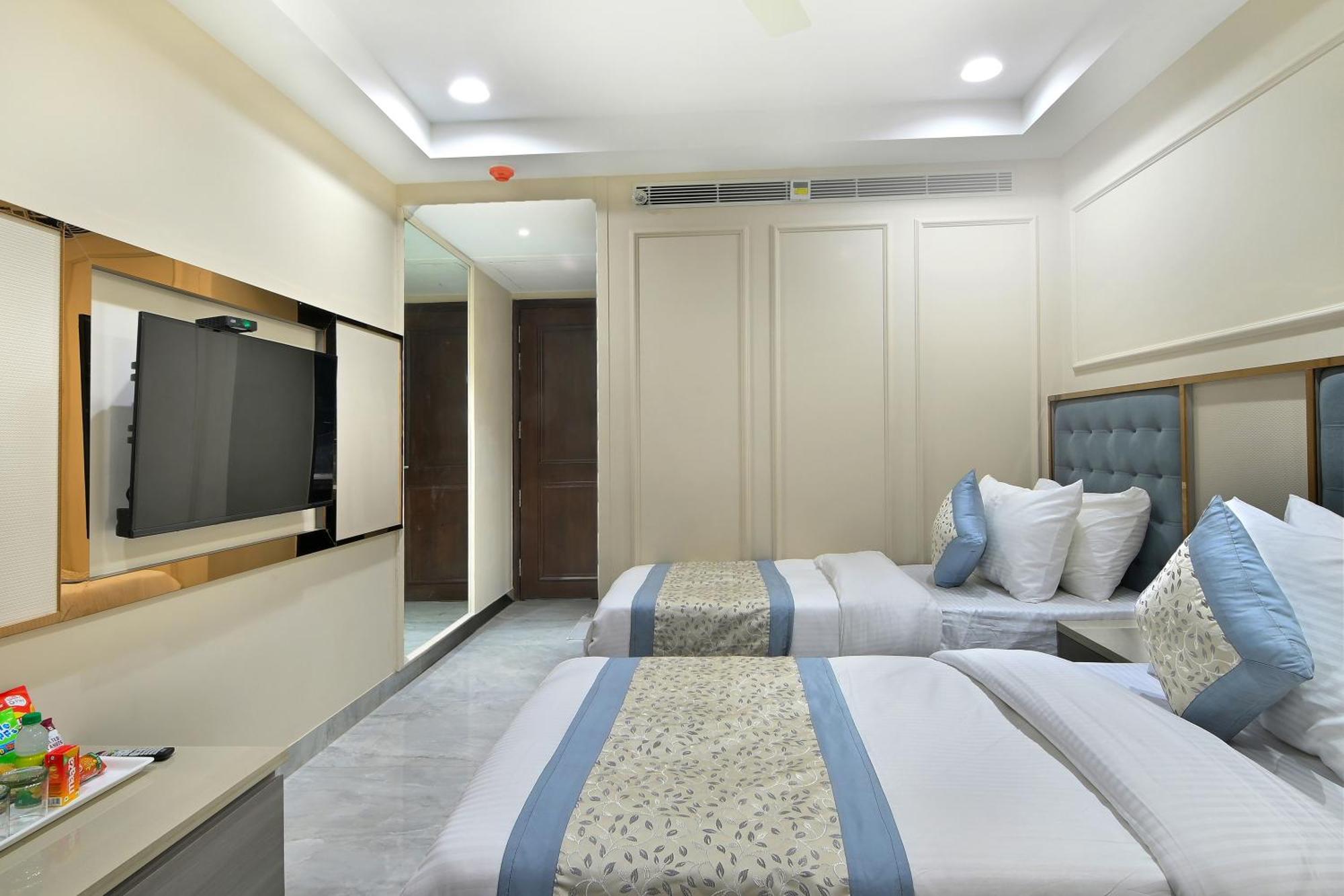 Hotel Sapphire House - 3 Mins Walk From Metro And 5 Mins From Rail Station New Delhi Luaran gambar