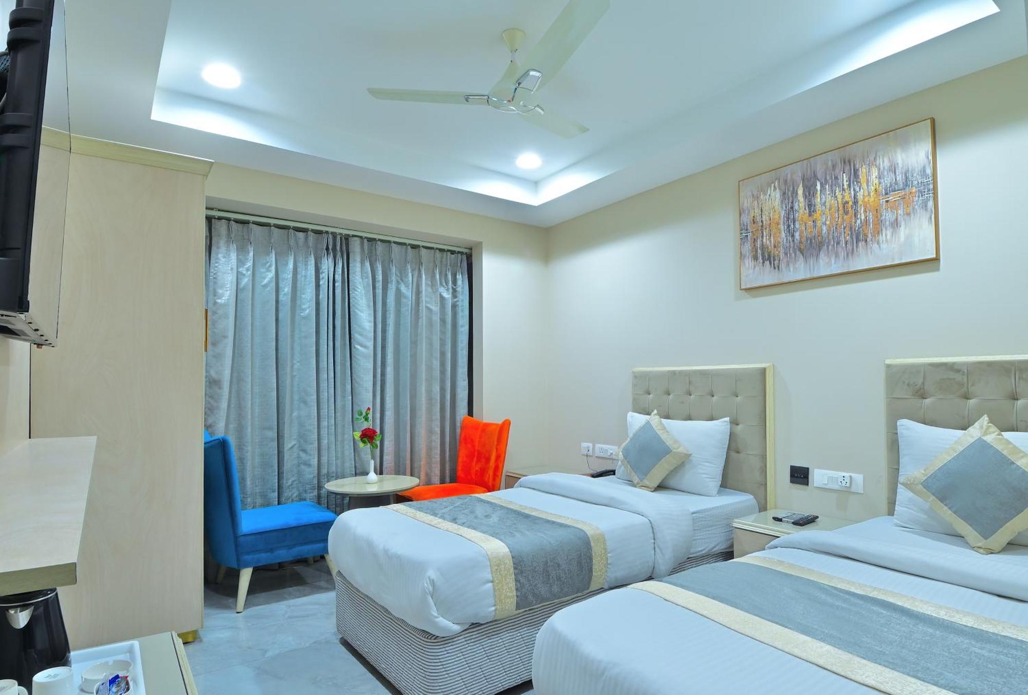Hotel Sapphire House - 3 Mins Walk From Metro And 5 Mins From Rail Station New Delhi Luaran gambar