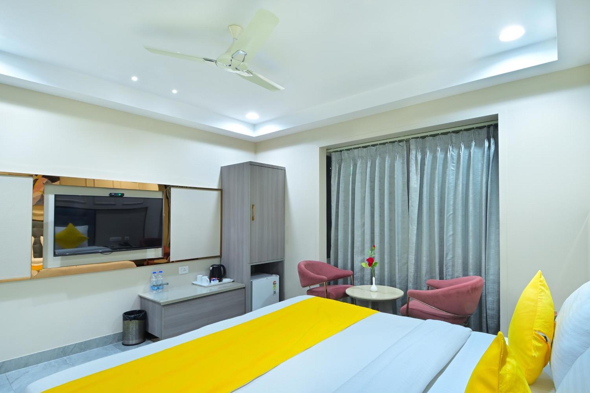 Hotel Sapphire House - 3 Mins Walk From Metro And 5 Mins From Rail Station New Delhi Luaran gambar
