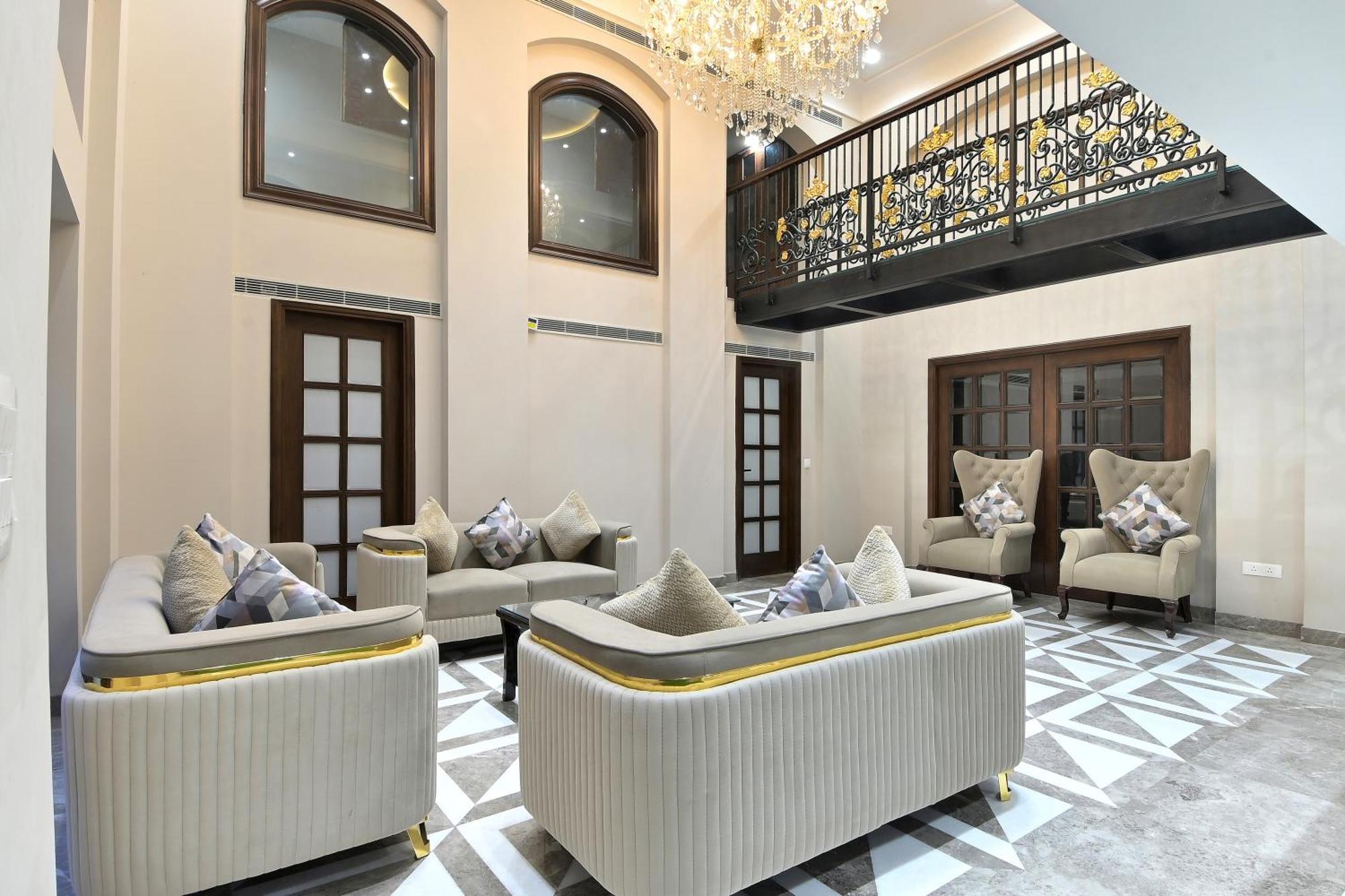 Hotel Sapphire House - 3 Mins Walk From Metro And 5 Mins From Rail Station New Delhi Luaran gambar